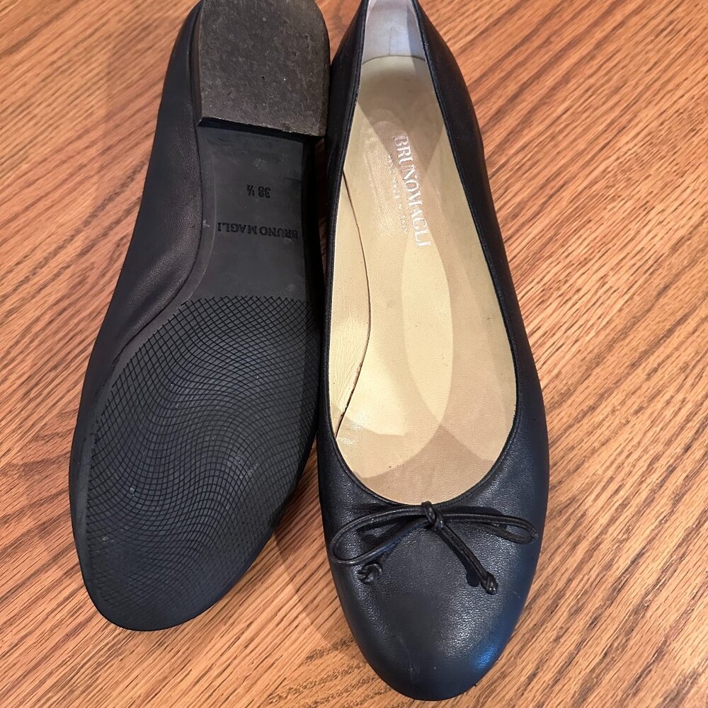 Bruno Magli Bow Flats - Picture 3 of 5